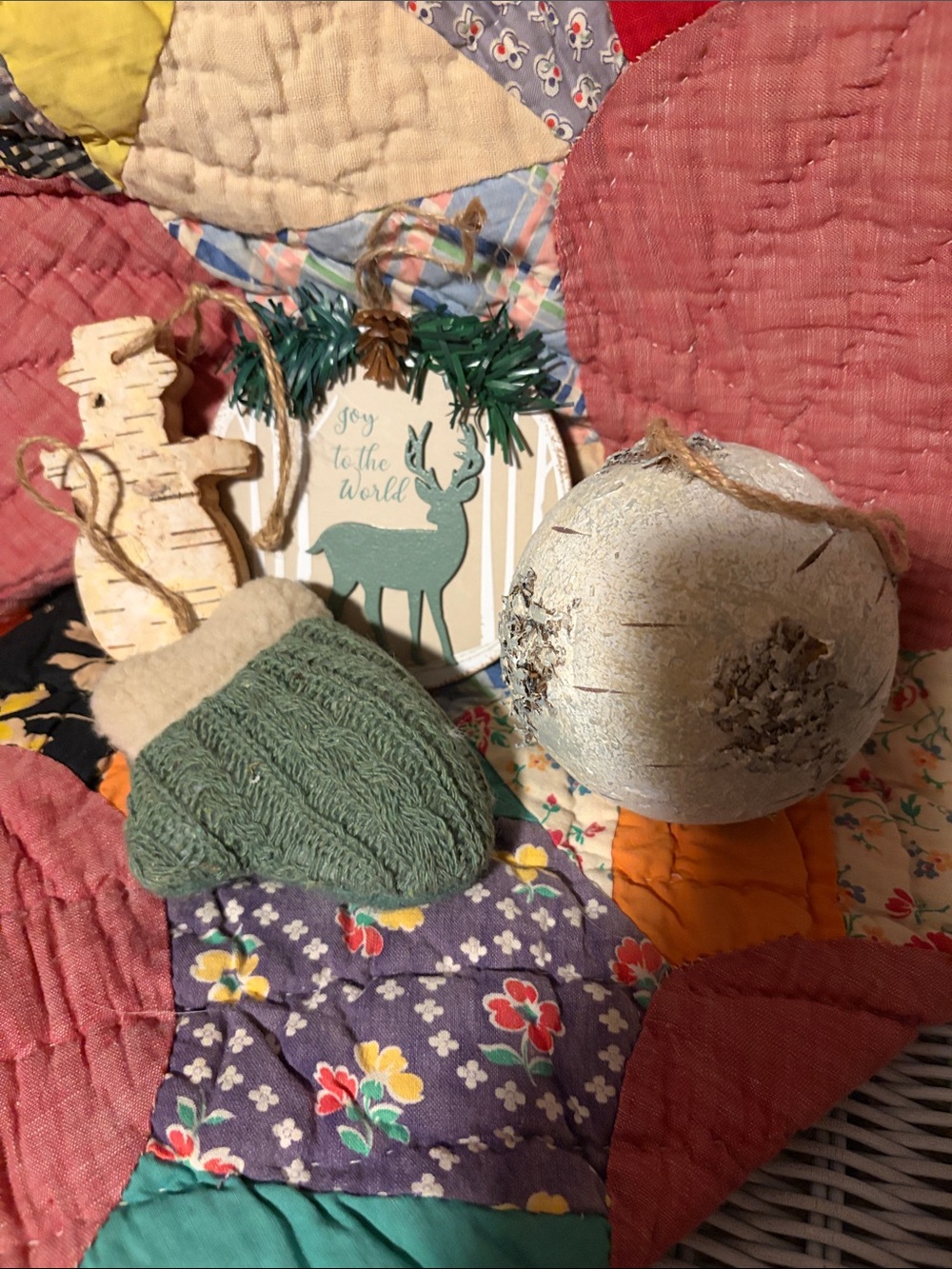 Set of 4 ornaments